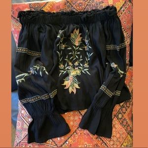 American Eagle off shoulder blouse size XS